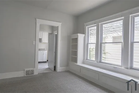2 bed, $1,150 — Photo 2