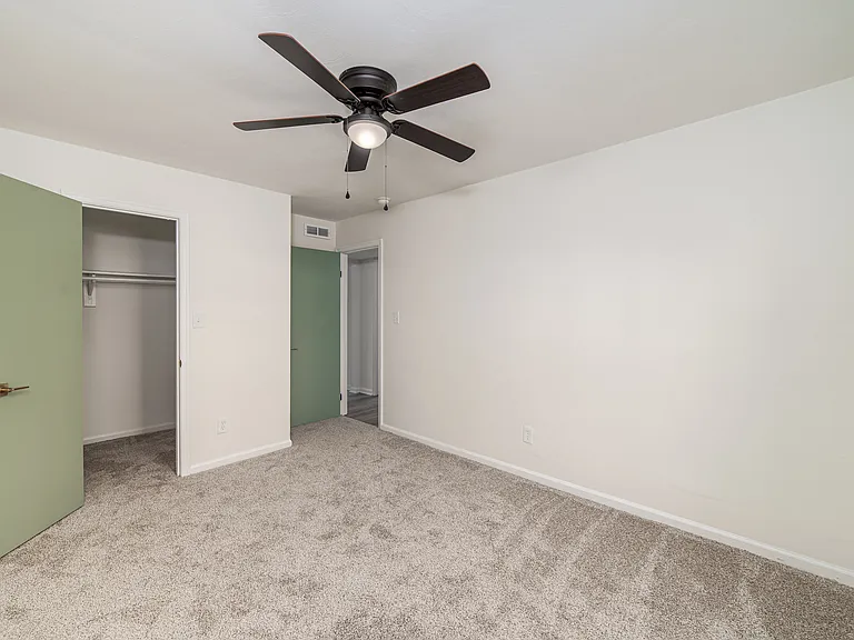 Meadow Brook Terrace — Photo 21
