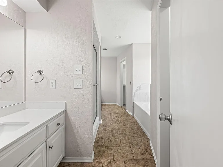 7717 Doris Dr — Photo 19