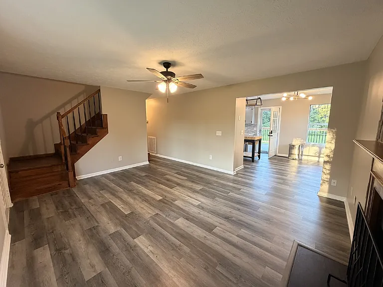 1306 Green Forest Dr — Photo 5