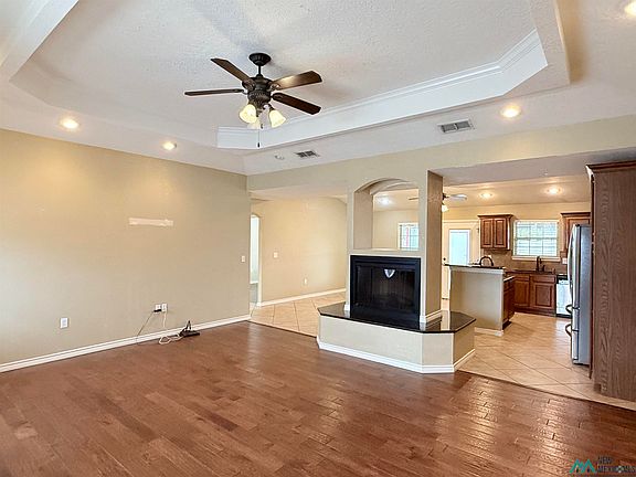 4th image of 1347 Oakwood Cir