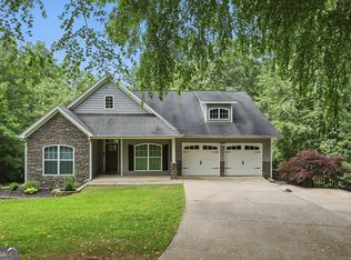 825 Signature Dr, Mount Airy, GA 30563