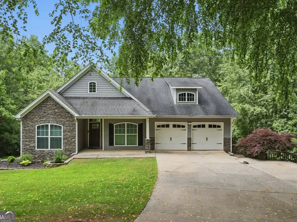 825 Signature Dr, Mount Airy, GA 30563