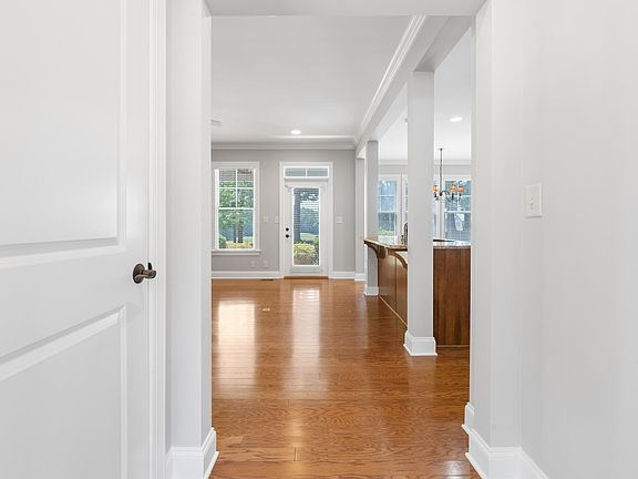 4th image of 1021 Starboard Dr