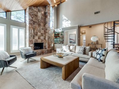 6147 Twin Oaks Cir, Dallas, TX, 75240