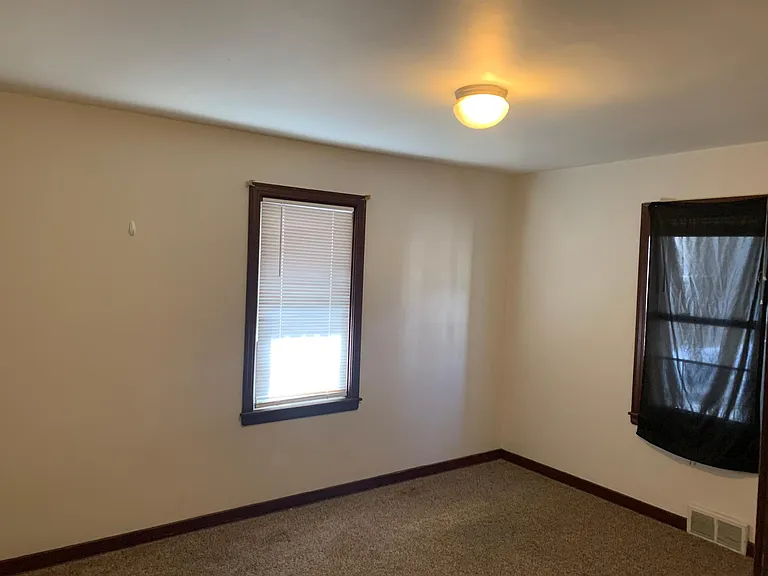 311 S Washington Ave — Photo 6