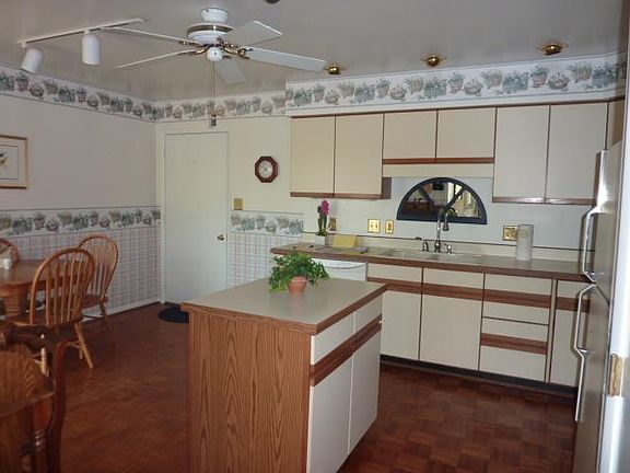 5th image of 10 Big Oak Ln