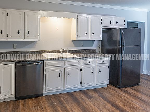 4th image of 334 Holden Rd