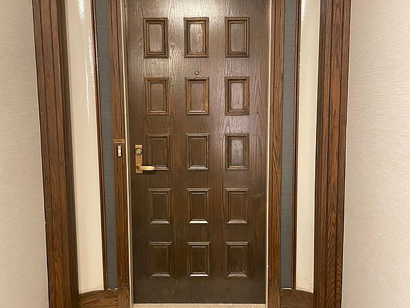 2nd image of 1300 Crystal Dr APT 706S