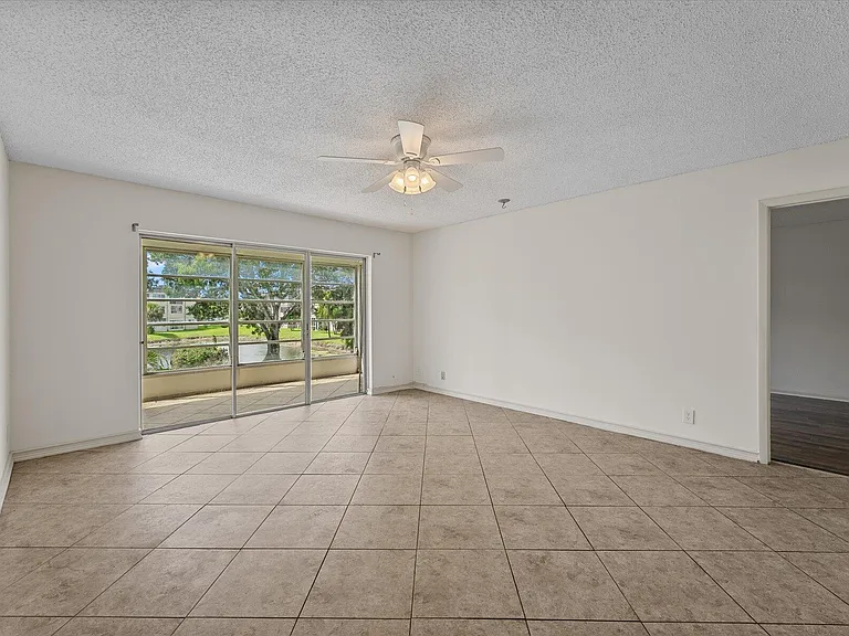 719 Lori Dr #204 — Photo 8