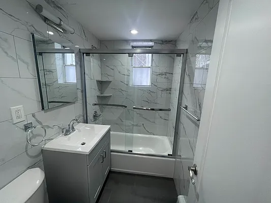 Rented by Metropolis International Realty Inc. | media 17