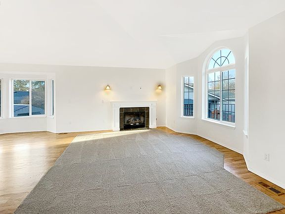2nd image of 3205 NE 3rd Ave #B