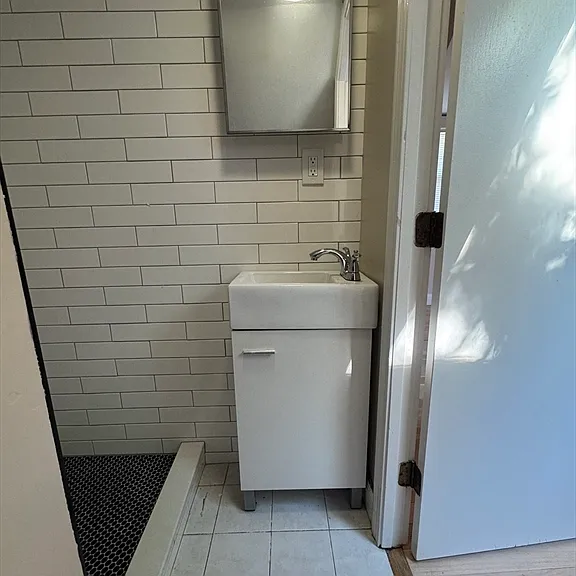 35 State St #4 — Photo 5