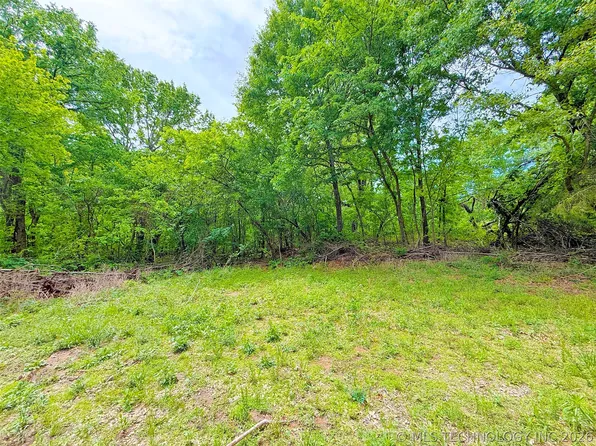 24 Holiday Ln, Eufaula, OK 74432