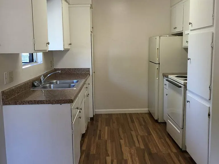Phoenix Apartments — Photo 45