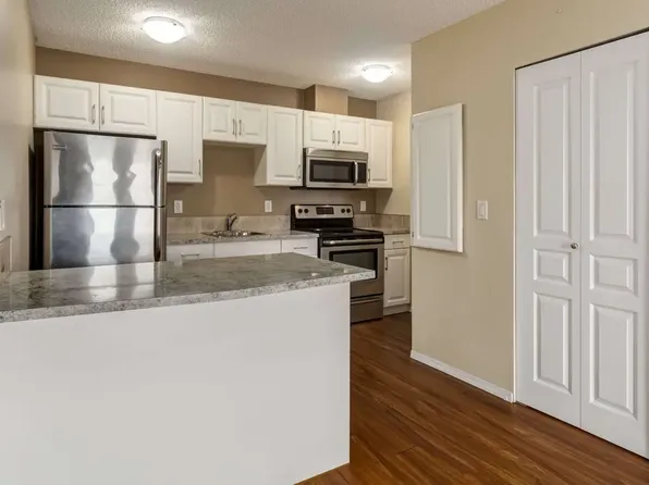 16504 130th St NW #101, Edmonton, AB T6V 0E9