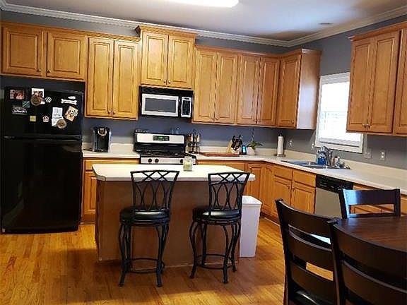 3rd image of 425 Hearthstone Way