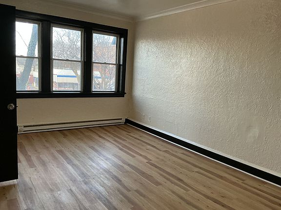 4th image of 2613 W Capitol Dr #6