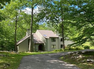 3 Powder Hill Rd, Waccabuc, NY 10597