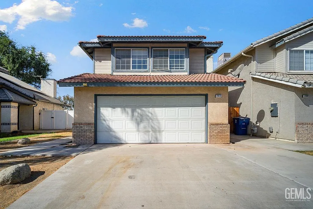 2913 Woodglen Dr photo 1