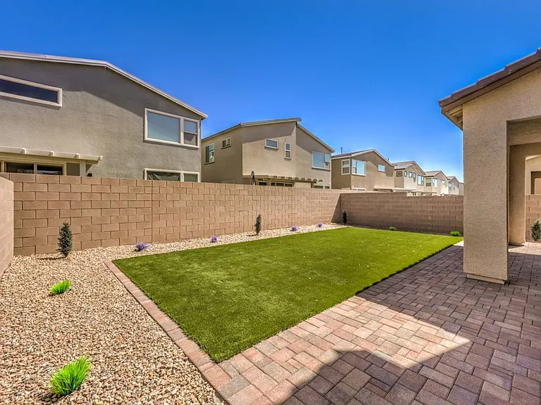 4208 Bayley Skye Ave — Photo 32