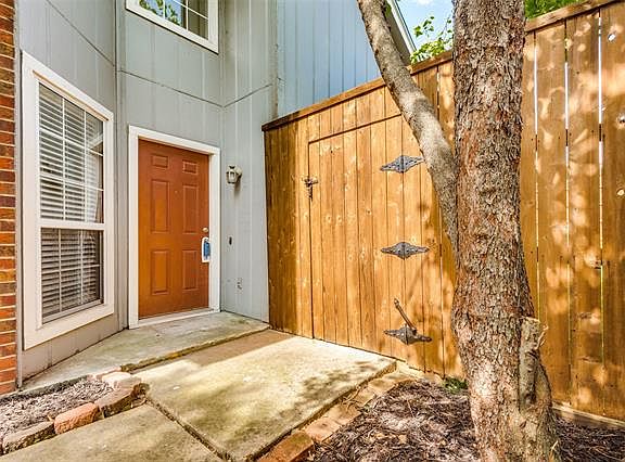3rd image of 910 Ramblewood Dr