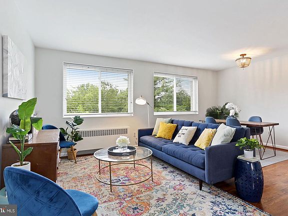 4th image of 2061 N Woodstock St APT 201