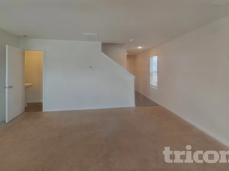 4012 Reinfield Dr — Photo 2