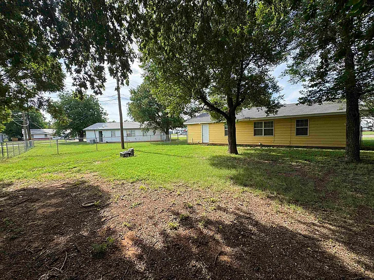 1403 E Cortez Dr — Photo 13