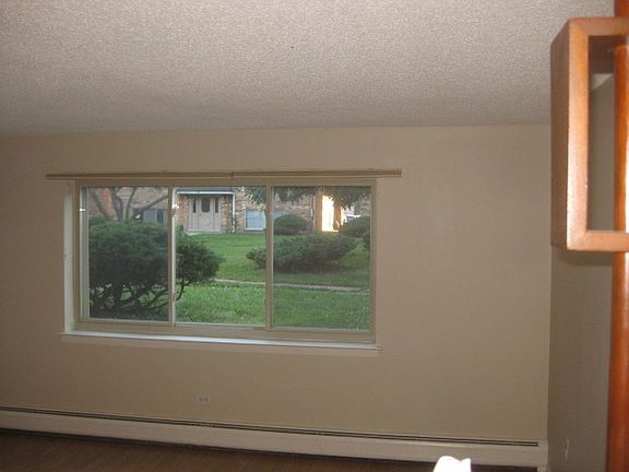 4th image of 9990 Holly Ln