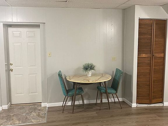 3rd image of 507 E Main St APT 10