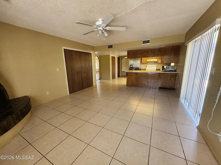 4841 N Paseo Presidio — Photo 8