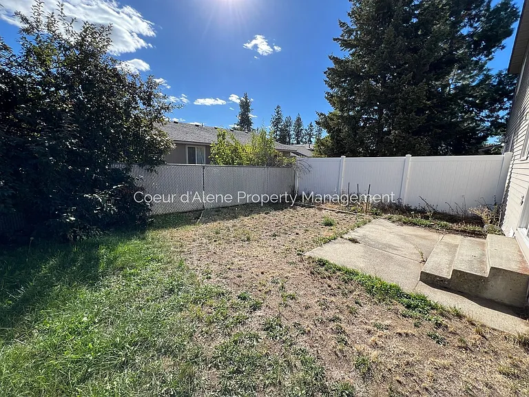 1908 E 1st Ave — Photo 10
