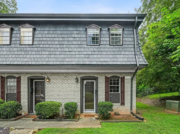 301 Stonecliff Ct, Stone Mountain, GA 30083