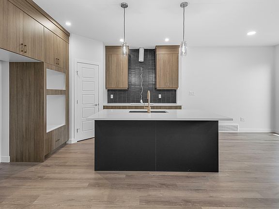3rd image of 221 Orchards Blvd