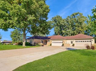 1027 14th Ave SE, Altoona, IA 50009