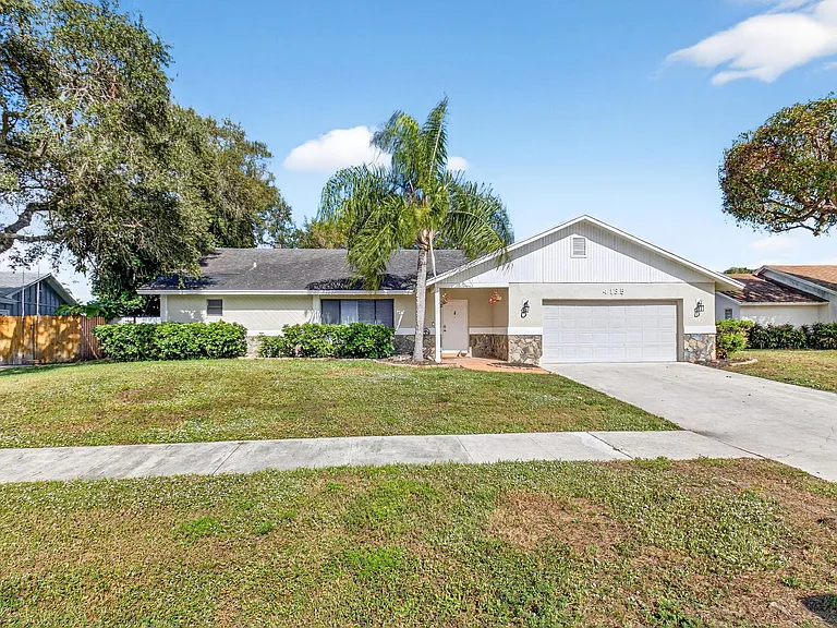 4135 Bay Laurel Way — Photo 2