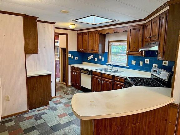 5th image of 81 Sherwood Valley Ln