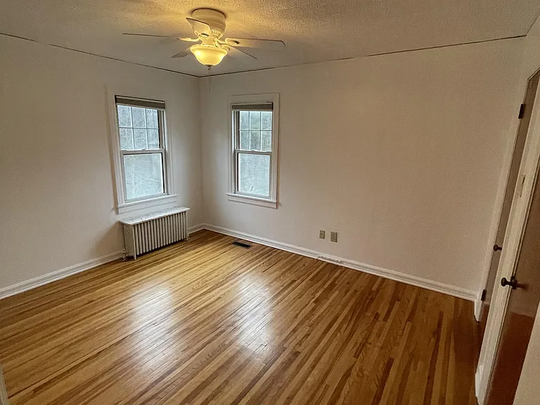 118 Northwestern Ave — Photo 6