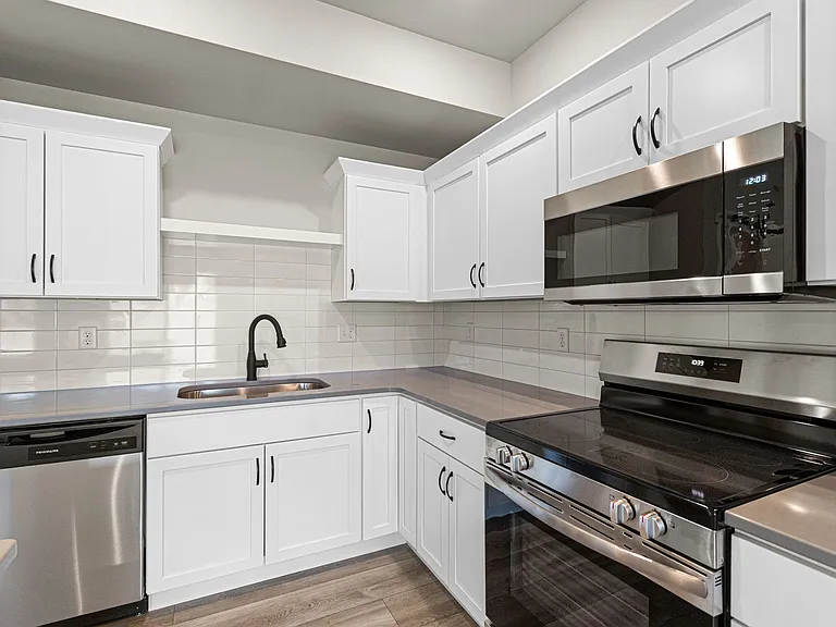 Sweetwater Townhomes — Photo 7