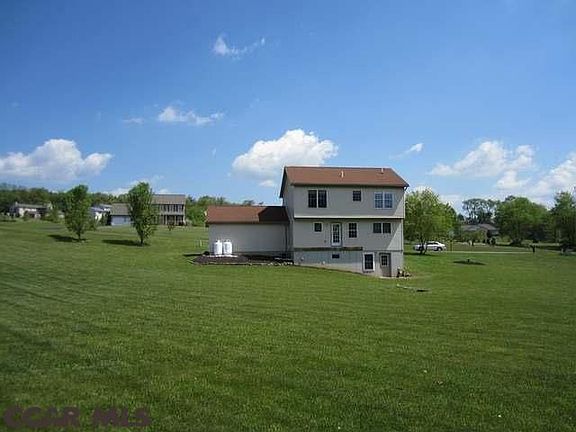 3rd image of 160 Black Oak Dr