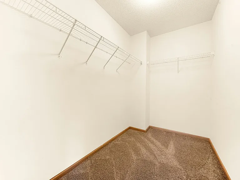15726 Frisian Ln — Photo 35