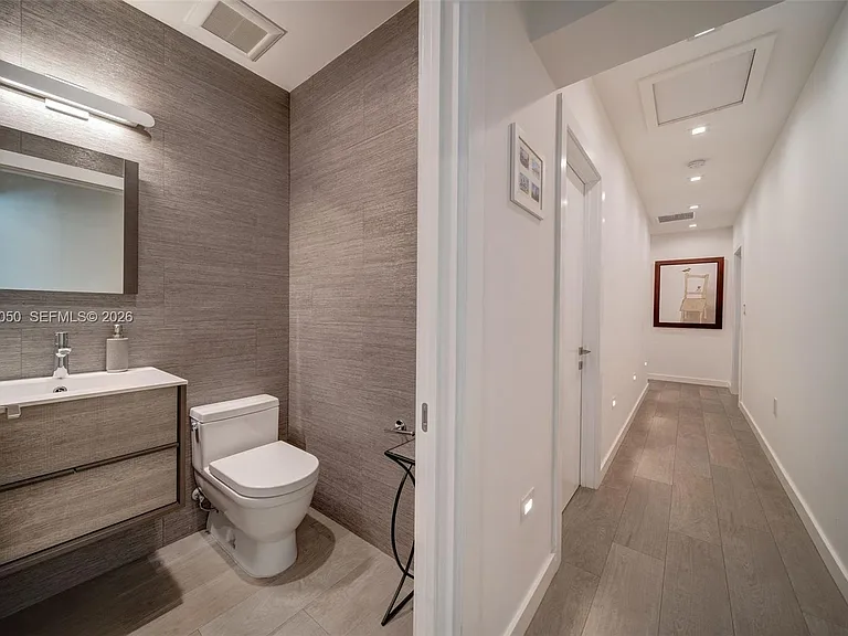 1117 Alfonso Ave — Photo 17