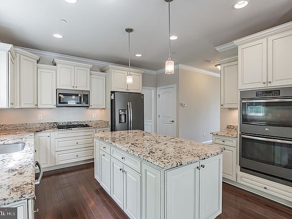 3rd image of 24652 Broad Creek Dr