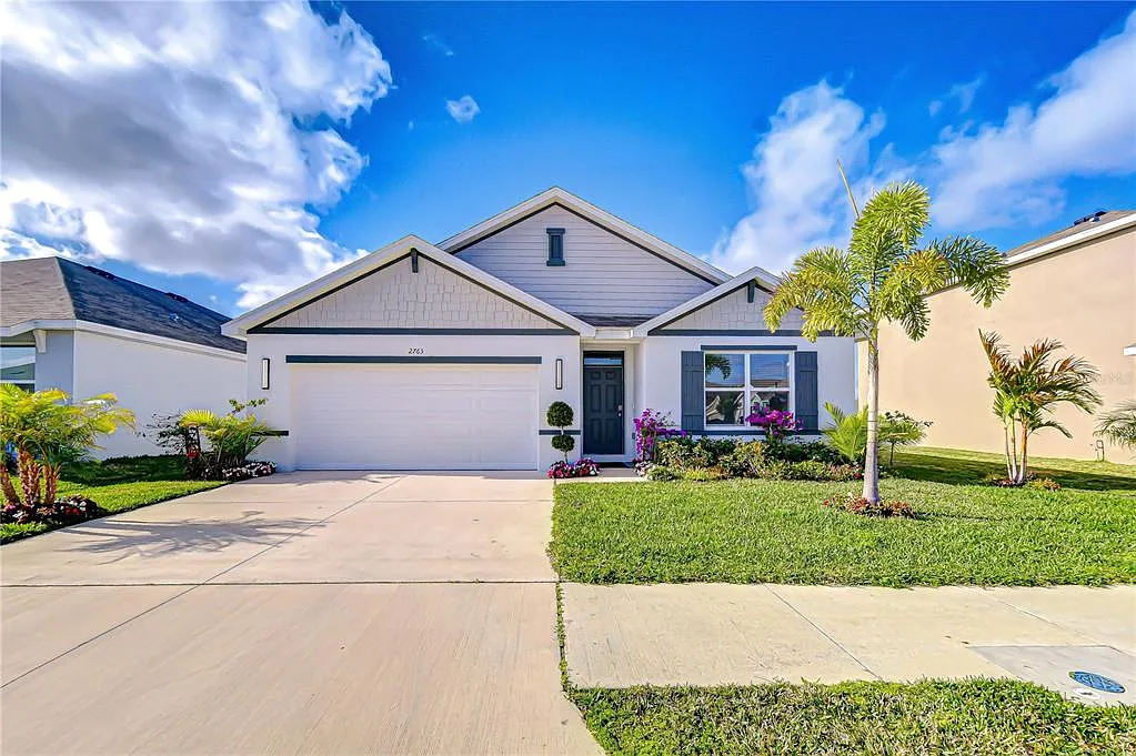4 bed, 2.0 bath, 1828 sqft, $2,500 — Photo 2