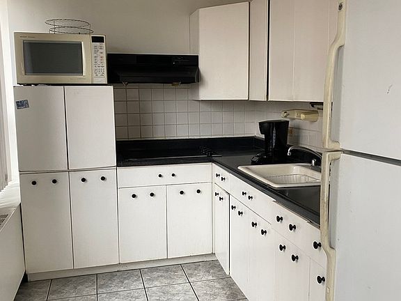 3rd image of 3550 N Lake Shore Dr APT 326