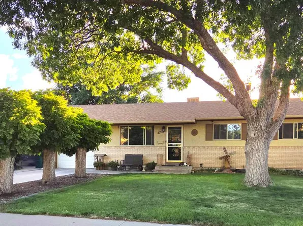 2129 Rosewood Ln, Pueblo, CO 81005