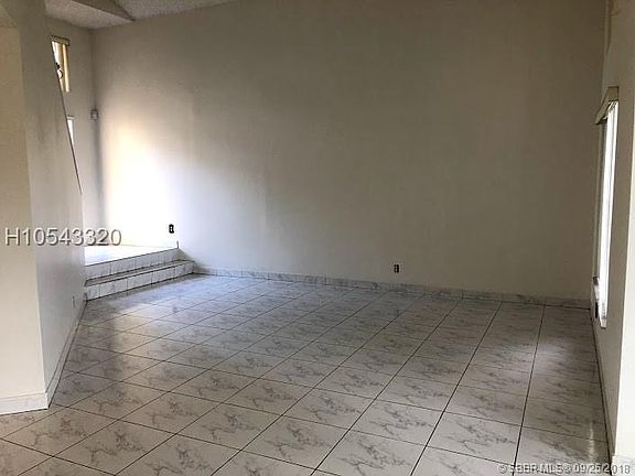 4th image of 2755 River Run Cir E