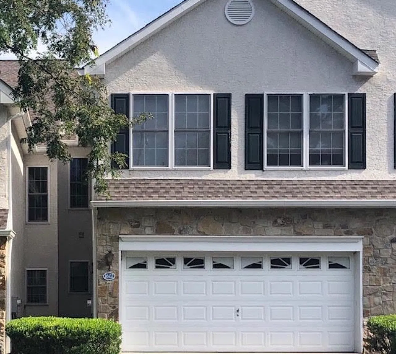 3 bed, 2.5 bath, 3002 sqft, $3,950 — Photo 1