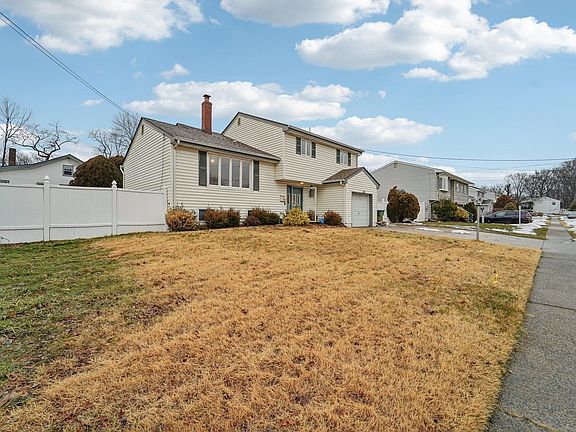 3rd image of 32 Waverly Rd